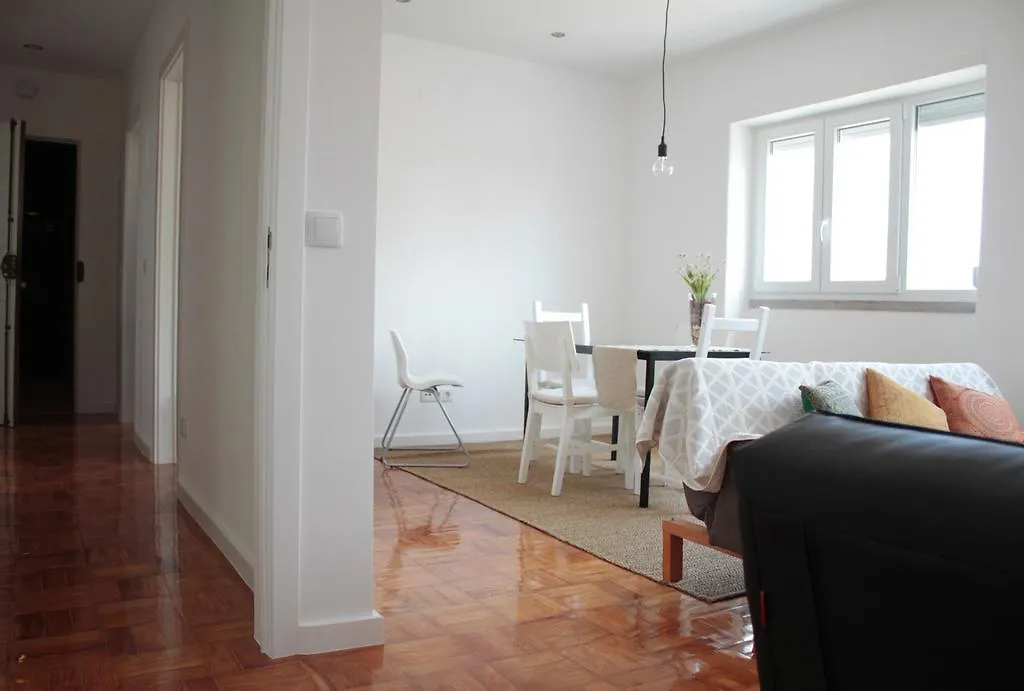 New Graca Spacious Apartment Лиссабон 0*,  Португалия